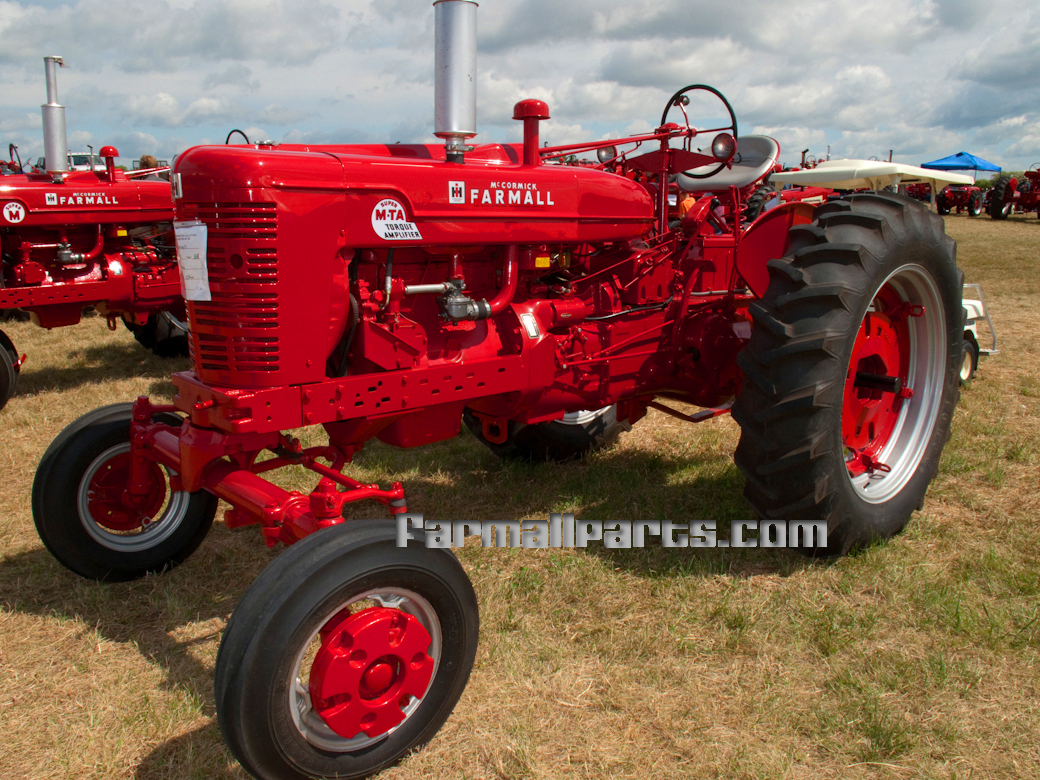 International Harvester Farmall Farmall super M-TA tractor